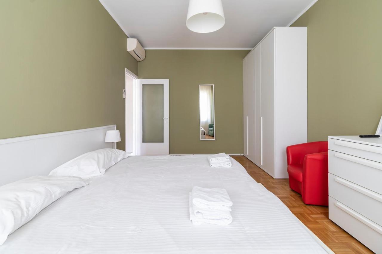 Altido Trendy Flat With Balcony, Easy Access To Milan Centre Lägenhet Exteriör bild
