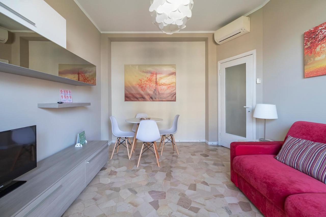 Altido Trendy Flat With Balcony, Easy Access To Milan Centre Lägenhet Exteriör bild