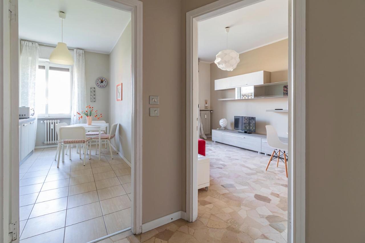 Altido Trendy Flat With Balcony, Easy Access To Milan Centre Lägenhet Exteriör bild