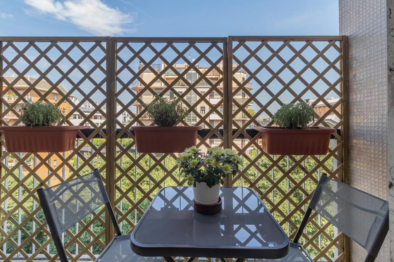 Altido Trendy Flat With Balcony, Easy Access To Milan Centre Lägenhet Exteriör bild