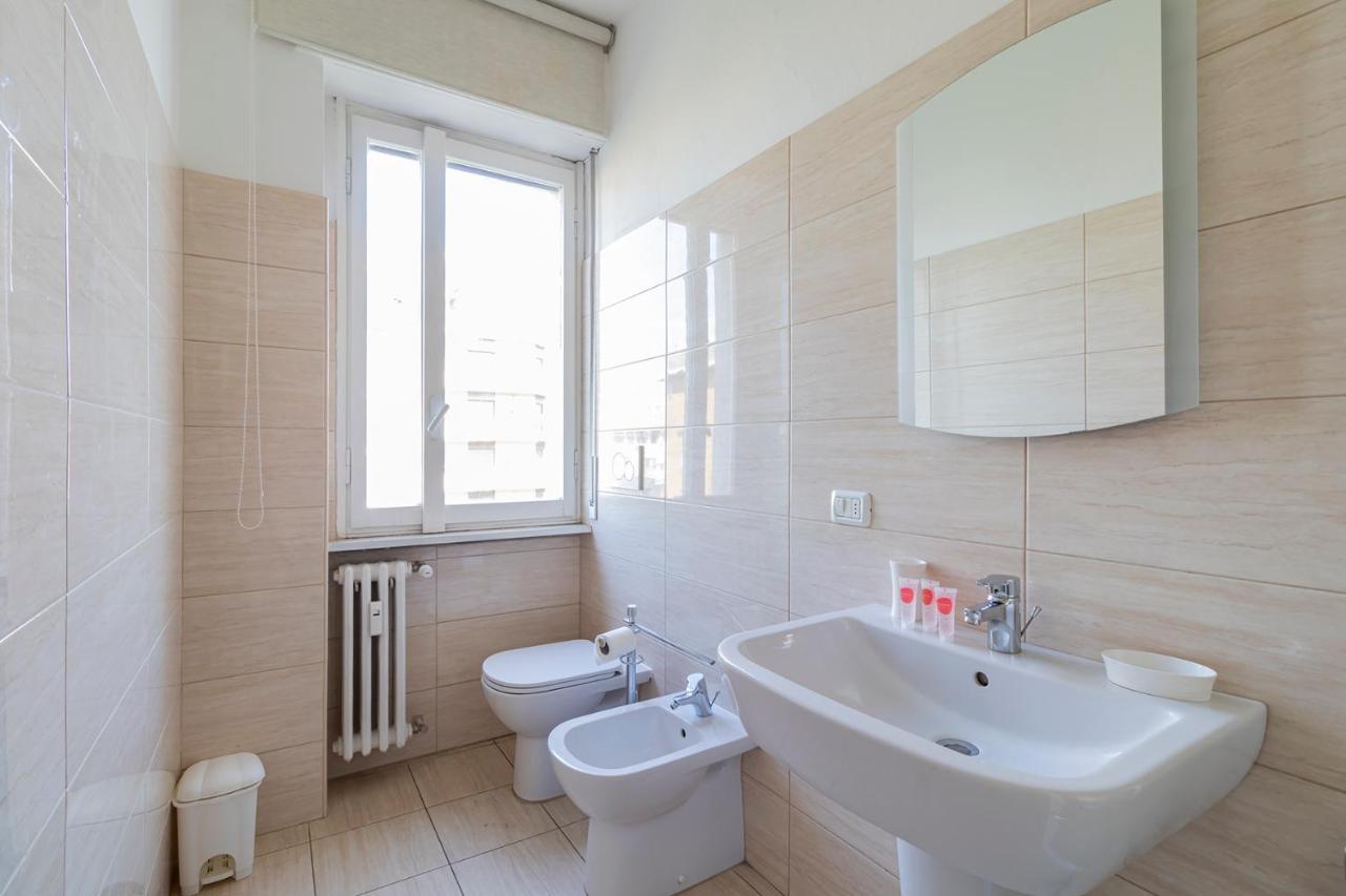 Altido Trendy Flat With Balcony, Easy Access To Milan Centre Lägenhet Exteriör bild